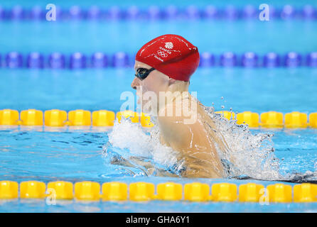 Großbritanniens Siobhan-Marie O'Connor konkurriert im 200m Lagenschwimmen Semi-Finale im Olympiastadion Aquatics am dritten Tag der Olympischen Spiele in Rio, Brasilien. Stockfoto