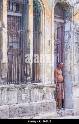 Eine kubanische Mann in Alt-Havanna Stockfoto