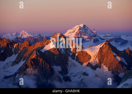 Geographie/reisen, Frankreich, Aiguille de Talefre (3730 m) und Grand Combin (4314 m), Chamonix, Additional-Rights - Clearance-Info - Not-Available Stockfoto