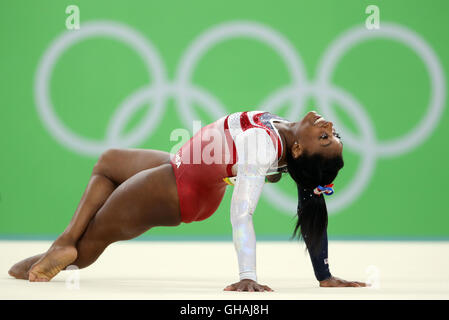 USAS Simone Biles während der Frauen Team Gymnastik Finale auf dem Rio Olympic Arena am vierten Tag der Olympischen Spiele in Rio, Brasilien. Stockfoto