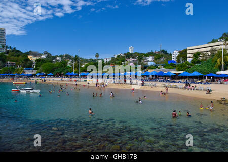 Strand Playa Caletilla, Acapulco, Mexiko Stockfoto