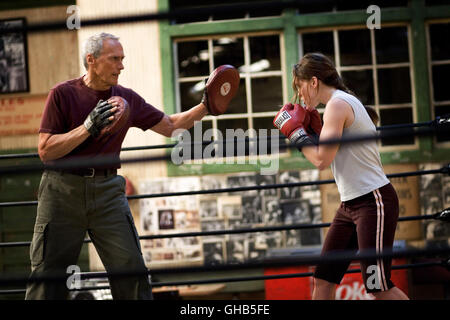 MILLION DOLLAR BABY USA 2004 Clint Eastwood Frankie (CLINT EASTWOOD) Und Maggie (HILARY SWANK) Beim-Training. Regie: Clint Eastwood Stockfoto