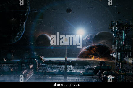 PER ANHALTER DURCH sterben GALAXIS Hitchhikers Guide to Galaxy USA/UK 2005 Garth Jennings Slartibartfast (BILL NIGHY) Runde zeigt Arthur Dent (MARTIN FREEMAN) Planeten Fabrik in einer Szene aus heitere Komödie, "Anhalter Galaxis," unter der Regie von Garth Jennings von Nick Goldsmith produziert. FÜR PRINT-OUTLETS. NICHT FÜR DIE INTERNETNUTZUNG. Von Buena Vista International vertrieben. Die Erlaubnis ist hiermit Zeitschriften Zeitungen, dieses Bild zu reproduzieren, unter der Bedingung, dass es von (c) DISNEY ENTERPRISES, INC. & SPYGLASS ENTERTAINMENT, LLC begleitet wird. Alle Rechte vorbehalten. FÜR PRINT-OUTLETS Stockfoto
