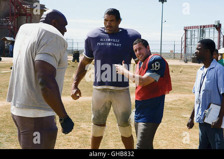 SPIEL OHNE FAUSTFORM das längste Yard USA 2005 Peter Segal Fußball Coaching für die Gefangenen: Paul (ADAM SANDLER) und Hausmeister (CHRIS ROCK)-Komödie-Regie: Peter Segal aka. The Longest Yard Stockfoto