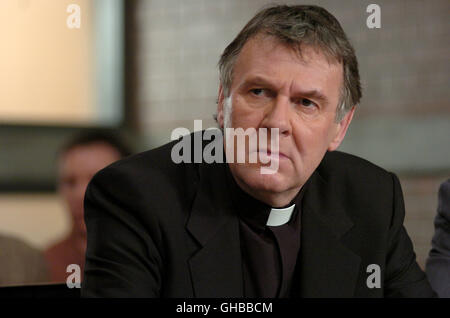 DER EXORZISMUS VON EMILY ROSE der Exorzismus von Emily Rose USA 2005 Scott Derrickson Moore (TOM WILKINSON) Regie: Scott Derrickson aka. Der Exorzismus von Emily Rose Stockfoto