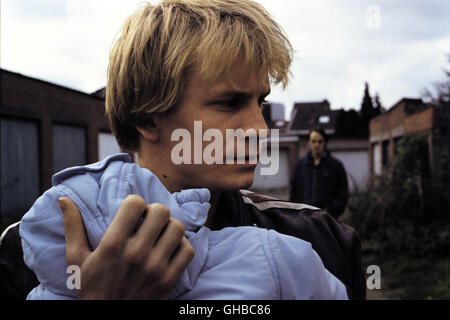 DAS Art l ' Enfant Frankreich/Belgien 2005 Jean-Pierre und Luc Dardenne Bruno (JEREMIE RENIER) und die Baby-Regie: Jean-Pierre und Luc Dardenne aka. L ' Enfant Stockfoto