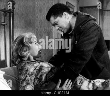 Feuer IN den Straßen UK 1961 Roy Ward Baker SYLVIA SIMS (Kathie Palmer), HARRY BAIRD (Billy)-Regie: Roy Ward Baker Stockfoto