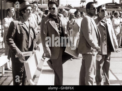 DONNIE BRASCO USA 1997 Mike Newell Szene Mit Lefty Ruiggiero (AL PACINO), Donnie Brasco (JOHNNY DEPP) Regie: Mike Newell Stockfoto