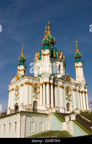 Schöne barocke St.-Andreas Kirche oder der St.-Andreas-Kathedrale wurde in Kiew von 1747 bis 1754 erbaut, und von th entworfen Stockfoto