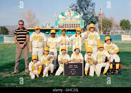 STERBEN, BÄREN SIND LOS USA 2005 Richard Linklater Das Baseball-Juniorenteam "Bad News Bears" Und Ihr Coach Morris (BILLY BOB THORNTON)-Regie: Richard Linklater Stockfoto