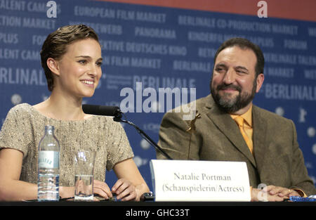 V WIE VENDETTA V for Vendetta NATALIE PORTMAN, JOEL SILVER (Standardwerk), Berlinale-Premiere 2006 aka. V wie Vendetta Stockfoto