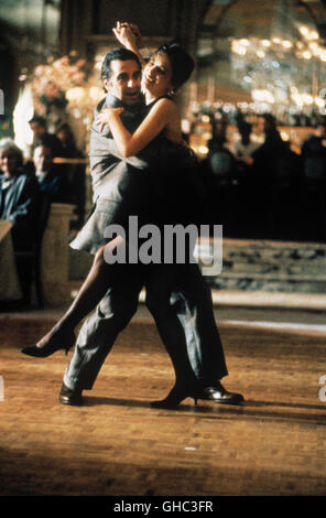 DER DUFT DER FRAUEN Duft einer Frau USA 1992 Martin Brest Frank Slade (AL PACINO) Tanzt Einen Improvisierten Tango mit Donna (GABRIELLE ANWAR) Regie: Martin Brest aka. Scent of a Woman Stockfoto