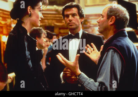 GOLDENEYE USA/UK 1995 Martin Campbell FAMKE JANSSEN, PIERCE BROSNAN, Regisseur MARTIN CAMPBELL Regie: Martin Campbell Stockfoto