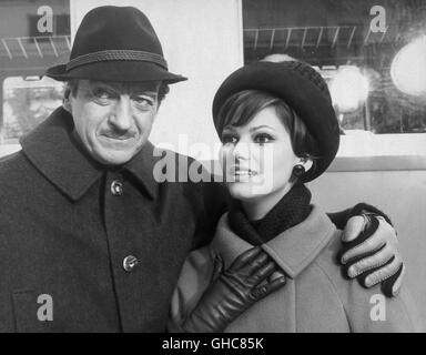 DER rosarote PANTHER UK/USA 1963 Blake Edwards Sir Charles Lytton (DAVID NIVEN) und Prinzessin Dala (CLAUDIA CARDINALE) Regie: Blake Edwards Stockfoto