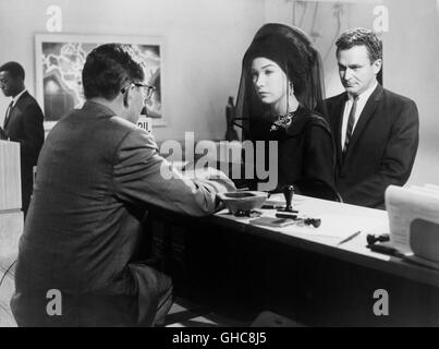 WHAT A WAY TO GO! Was für ein Weg zu Go USA 1964 J. Lee Thompson Szene mit Louisa (SHIRLEY MACLAINE) als Witwe Regie: J. Lee Thompson Alias. What a Way to Go Stockfoto