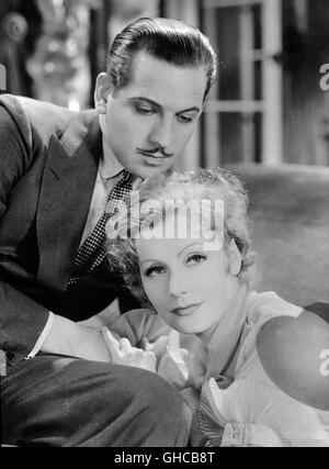 Wie Sie mich Wie du mich Willst USA 1932 - George Fitzmaurice MELVYN DOUGLAS und GRETA GARBO (1932)-Regie wünschen: George Fitzmaurice Stockfoto