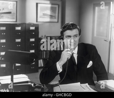 Hintergrund UK 1953 Daniel Birt PHILIP Freund (John Lomax) am Telefon. Regie: Daniel Birt Stockfoto