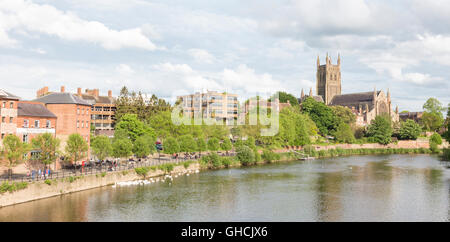 Panorama von Worcester Kathedrale auf den Fluss Severn, Worcester, Worcestershire, England, UK Stockfoto