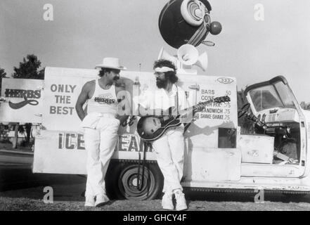 SCHÖNE Träume Cheech & Chong schönen Träume USA 1981 Tommy Chong die lebhafte Latino mit dem schiefen Schnurrbart (RICHARD CHEECH MARIN) und der watschelnden Kanadier mit der introspektiven Brille (THOMAS TOMMY CHONG) schlug es reichen als Eis-Verkäufer. Regie: Tommy Chong aka. Cheech & Chong es schöne Träume Stockfoto