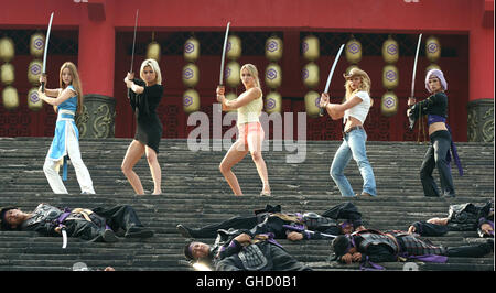 DOA: DEAD OR ALIVE D/UK 2006 Corey Yuen Kasumi (DEVON AOKI), Christie (HOLLY VALANCE), Helena (SARAH CARTER), Tina (JAIME PRESSLY), Ayane (NASTASSIA MALTE) Regie: Corey Yuen Stockfoto