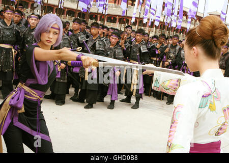 DOA: DEAD OR ALIVE D/UK 2006 Corey Yuen Ayane (NASTASSIA MALTE) und Kasumi (DEVON AOKI) Regie: Corey Yuen Stockfoto