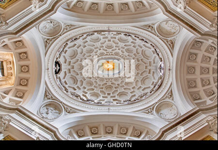 Rom - 10. März 2016: Die Kuppel der Kirche Chiesa di San Carlo Alle Quattro Fontane vom Architekten Francesco Borromini Stockfoto