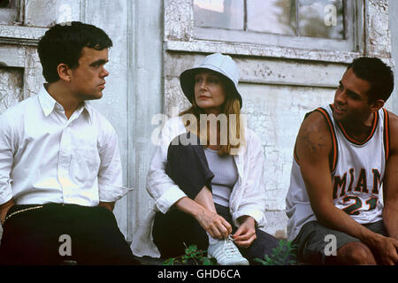 STATION AGENT / USA 2003 / Tom McCarthy Fin (PETER DINKLAGE), Olivia (PATRICIA CLARKSON) Und Joe (BOBBY CANNAVALE) Regie: Tom McCarthy Stockfoto