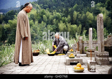 FEARLESS Huo Yuan Jia Hong Kong/USA 2006 Ronny Yu Huo Yuanjia (JET LI) Kehrt ein Das Grab Seiner Familie Zurück. Regie: Ronny Yu aka. Huo Yuan Jia Stockfoto