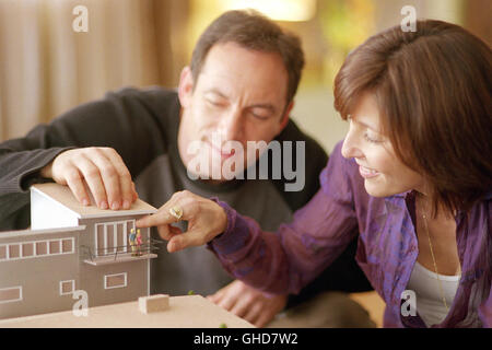 Freunde mit Geld USA 2006 Nicole Holofcener David (JASON ISAACS) Und Christine (CATHERINE KEENER) Planen Einen Anbau Für Ihr Haus. Regie: Nicole Holofcener Stockfoto