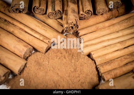 Zimt, Boden - kulinarische, Gewürz, Stick - Pflanzen Teil, Essen Stockfoto