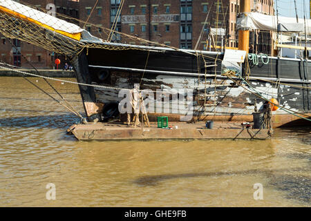 Traditionelle Schiffe gewartet. in Gloucester Docks, Gloucester, Großbritannien Stockfoto