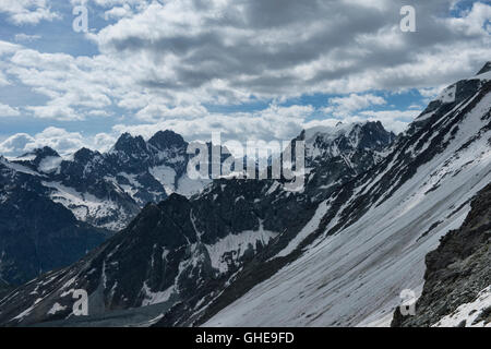 Blick vom Pas de Chevres mit Matterhorn im Hintergrund auf der Haute Route, Arolla, Schweiz Stockfoto