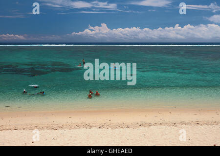 Strand Erholung auf Ozeanküste. Lagune Hermitage, Reunion, 21.01.2016 Stockfoto