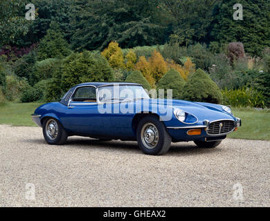 1973 Jaguar E Type Serie III Roadster mit 5343cc V12 DOHC Motor entwickelnden 272bhp und Höchstgeschwindigkeit von 150 km/h Land der Herkunft Stockfoto