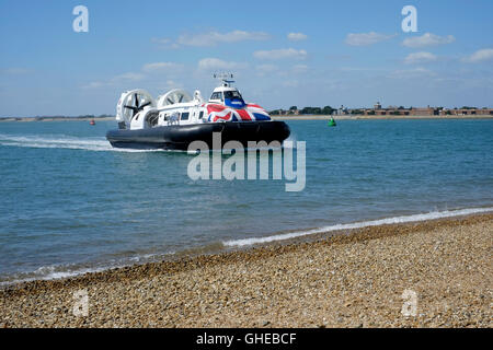 neue Hovertravel Hovercraft Solent Flyer unterziehen Probefahrten aus Southsea terminal England uk Stockfoto