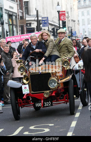 Darrack Oldtimer Baujahr 1904 an der Regent Street Motor Show, 31. Oktober 2015, London, UK. Stockfoto