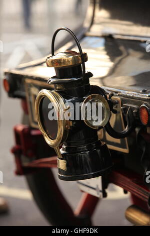 Detail der Renault Oldtimer Baujahr 1903 an der Regent Street Motor Show, London, UK. Stockfoto