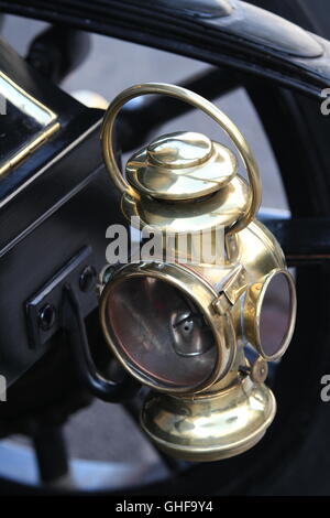 Detail der Delaugere et Clayette Oldtimer Baujahr 1904 an der Regent Street Motor Show, London, UK. Stockfoto