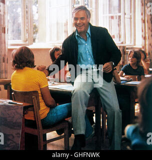 DAS FLIEGENDE KLASSENZIMMER D 1973 Werner Jacobs JOACHIM FUCHSBERGER Im Klassenzimmer als Lehrer Johannes Bökh. Regie: Werner Jacobs Stockfoto