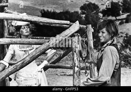 LES PETROLEUSES Frankreich/Italien/Spanien/Großbritannien 1971 Christian-Jaque BRIGITTE BARDOT (Louise) und CLAUDIA CARDINALE (Marie)-Regie: Christian-Jaque aka. Les Petroleuses Stockfoto