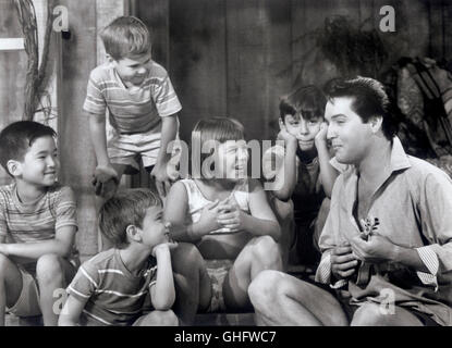 ELVIS PRESLEY (Rick Richards) mit Kindern. Regie: Michael D. Moore Stockfoto