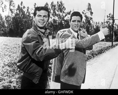 GARY LOCKWOOD, ELVIS PRESLEY, Szene als Anhalterin Danny Burke, Mike Edwards. Regie: Norman Taurog aka. Es geschah an den Welten fair Stockfoto