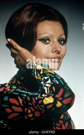 SOPHIA LOREN (Geboren am 20. September 1934 in Rom als Sofia Villani Scicolone), Italienische Schauspielerin Und Weltstar. Sophia Loren (geb. 20. September 1934), Film und Bühne, Oscar-Preisträgerin, die beliebtesten italienischen Schauspielerin. Porträt (1971) Stockfoto