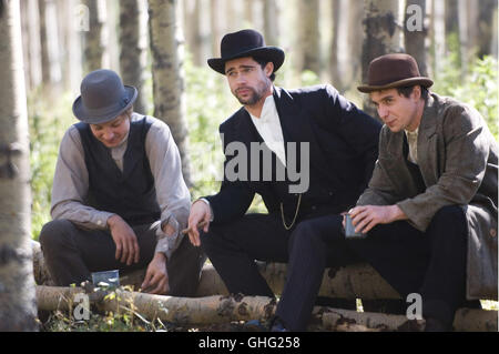 JEREMY RENNER (Wood Hite), BRAD PITT (Jesse James), SAM ROCKWELL (Charley Ford) Regie: Andrew Dominik aka. Die Ermordung des Jesse James by the Coward Robert Ford Stockfoto