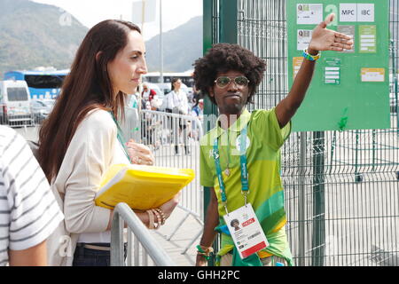 Rio De Janeiro, Brasilien. 4. August 2016. Volunteer: Rio Olympischen Spiele 2016 in Rio De Janeiro, Brasilien. © Sho Tamura/AFLO SPORT/Alamy Live-Nachrichten Stockfoto