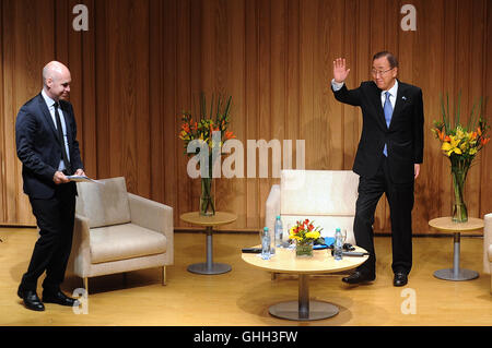 Buenos Aires, Argentinien. 9. August 2016. UNO-Generalsekretär Ban Ki-Moon (R) trifft sich mit Buenos Aires Bürgermeister Horacio Rodriguez Larreta in Buenos Aires, der Hauptstadt von Argentinien, 9. August 2016. Am Montag, Ban Ki-Moon forderte die internationale Gemeinschaft, Verantwortung im Umgang mit der Flüchtlingskrise zu teilen. Bildnachweis: Victoria Egurza/TELAM/Xinhua/Alamy Live-Nachrichten Stockfoto