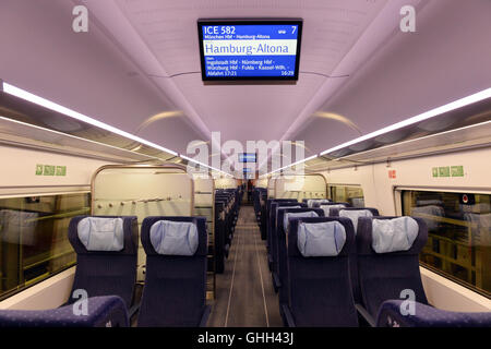 Berlin, Deutschland. 13. Sep, 2016. Blick auf die zweite Klasse des neuen ICE-Zuges der vierten Generation auf dem Betriebshof der Deutschen Bahn in Berlin, Deutschland, 13. September 2016. Foto: MAURIZIO GAMBARINI/Dpa/Alamy Live News Stockfoto