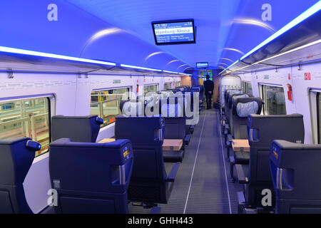 Berlin, Deutschland. 13. Sep, 2016. Blick auf die erste Klasse des neuen ICE-Zuges der vierten Generation auf dem Betriebshof der Deutschen Bahn in Berlin, Deutschland, 13. September 2016. Foto: MAURIZIO GAMBARINI/Dpa/Alamy Live News Stockfoto