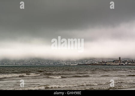 Penzance, Cornwall, UK. 28. September 2016. Großbritannien Wetter. Dichter Nebel hängt über Süd-West, Cornwall, bei allen Flügen zu den Scilly-Inseln wegen des Wetters geerdet. Bildnachweis: Simon Maycock/Alamy Live-Nachrichten Stockfoto