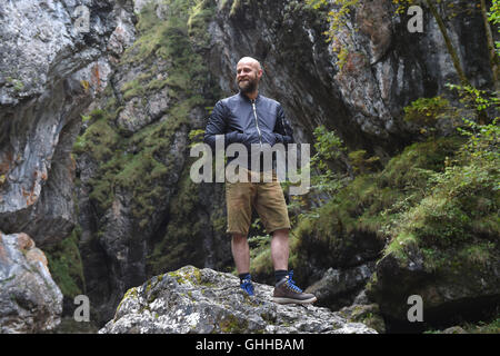 Eschenlohe, Deutschland. 27. Sep, 2016. Schauspieler Jürgen Vogel im Bild auf dem Set von ICEMAN (AT) - Die Legende von Ötzi (lit.) ICEMAN (AT) - die Legende von Ötzi) in Eschenlohe, Deutschland, 27. September 2016. Foto: FELIX HOERHAGER/DPA/Alamy Live-Nachrichten Stockfoto